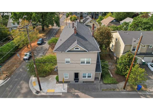 Property at 7630 SE Woodstock Blvd, Portland, OR 97206, 6 beds, 7 baths