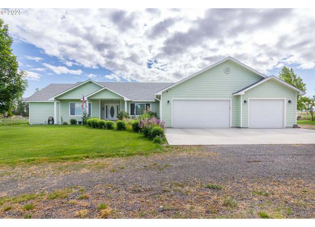 Property at 30258 King Ln, Hermiston, OR 97838, 4 beds, 2.5 baths