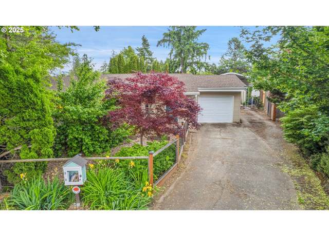 Property at 6410 SW 204th Pl, Beaverton, OR 97078, 4 beds, 2 baths