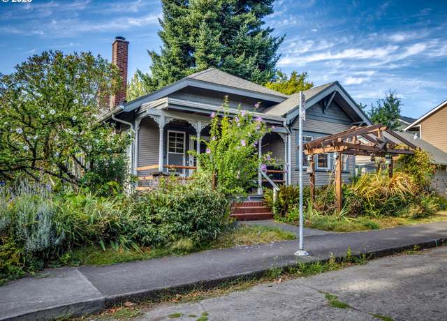 Property at 1334 SE Bush St, Portland, OR 97202, 3 beds, 2 baths