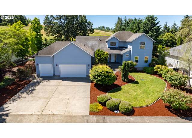 Property at 195 Palomino Ave, Roseburg, OR 97471, 4 beds, 3 baths