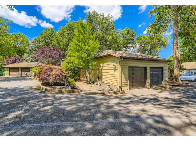 Property at 7582 SW Cresmoor Dr, Beaverton, OR 97008, 2 beds, 2 baths