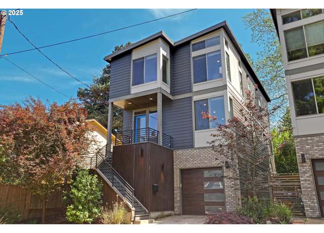 Property at 1356 SE 33rd Ave, Portland, OR 97214, 4 beds, 3.5 baths
