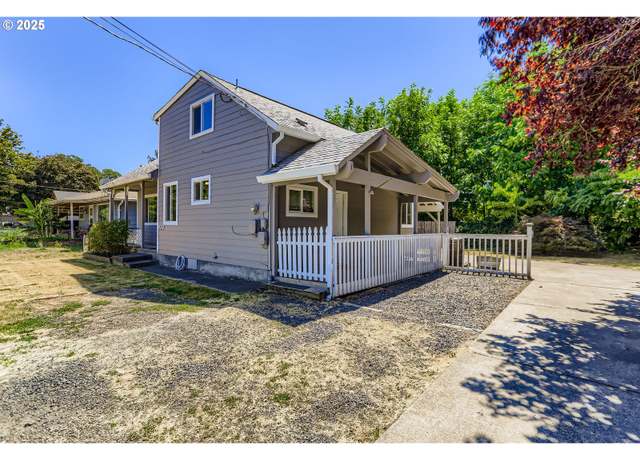 Property at 1251 N Davis St, Cornelius, OR 97113, 3 beds, 1.5 baths