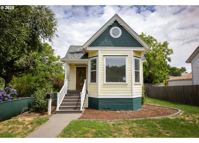 Property at 215 W 9th St, The Dalles, OR 97058, 3 beds, 1 bath