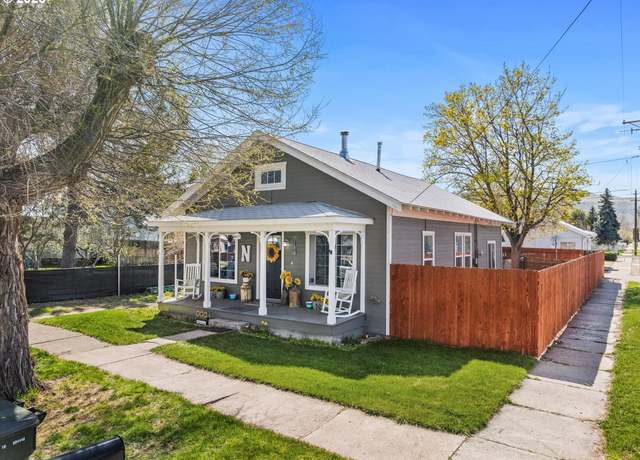 Property at 1037 Walnut St, Baker City, OR 97814, 3 beds, 1 bath