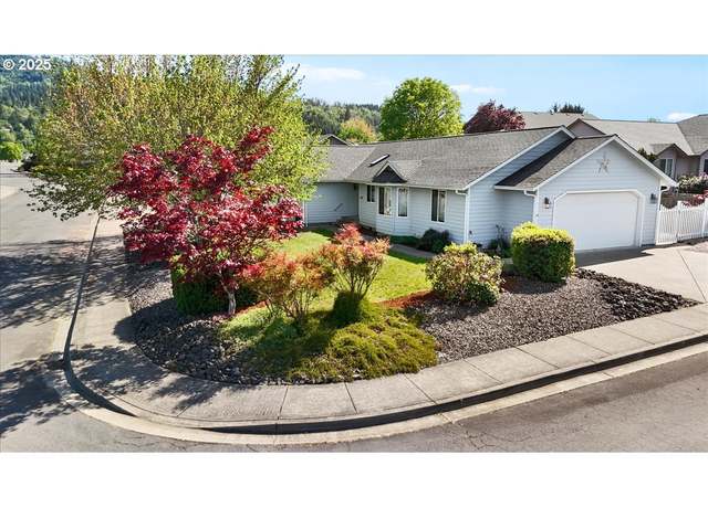 Property at 227 Cambridge Dr, Sutherlin, OR 97479, 3 beds, 2 baths