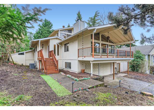 Property at 19630 Sun Cir, West Linn, OR 97068, 4 beds, 3 baths
