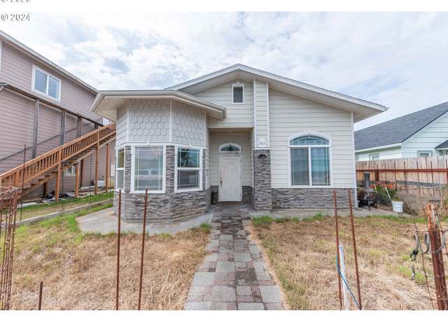 Property at 262 S Cammann St, Coos Bay, OR 97420, 3 beds, 3.5 baths
