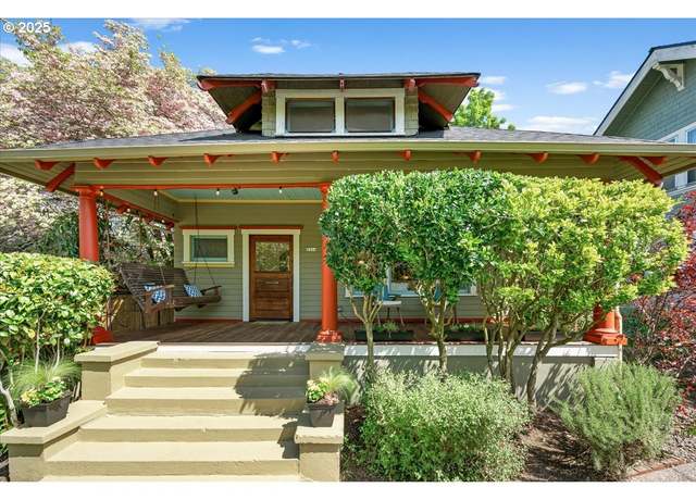Property at 2214 SE 34th Ave, Portland, OR 97214, 2 beds, 1.5 baths