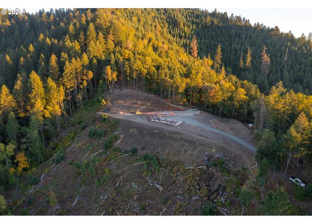 Property at 700 Weekly Dr, Grants Pass, OR 97527