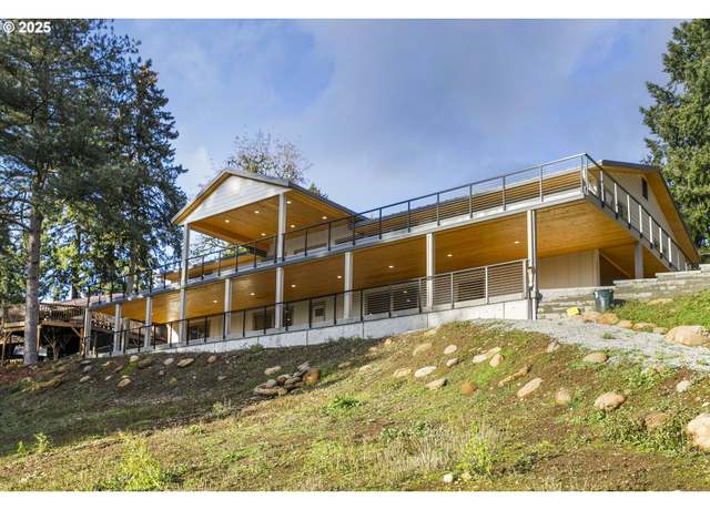Property at 1017 Columbia Ridge Dr, Vancouver, WA 98664, 4 beds, 3 baths