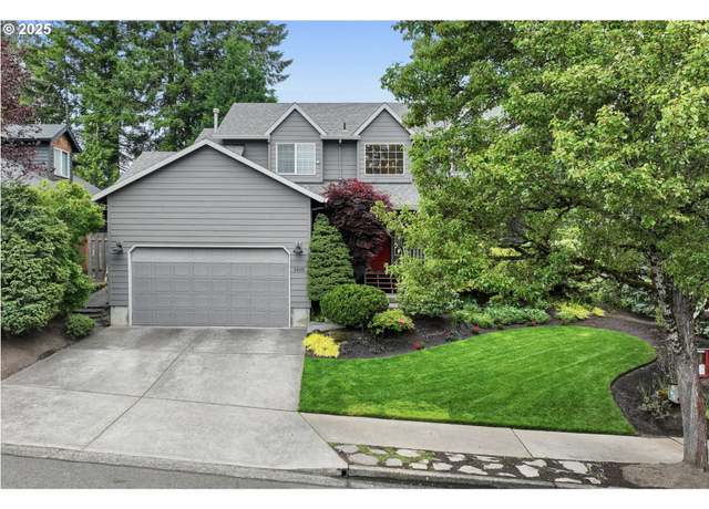 Property at 1615 SE Dogwood Way, Gresham, OR 97080, 4 beds, 2.5 baths