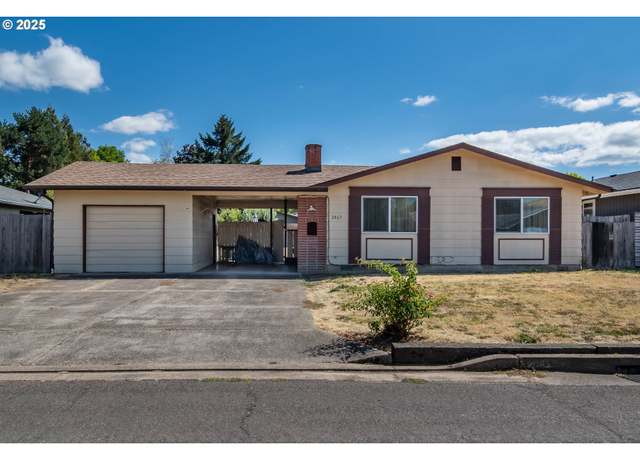 Property at 2065 Bel Air Ct, Roseburg, OR 97471, 3 beds, 1 bath