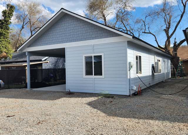 Property at 2110 True Ave, La Grande, OR 97850, 3 beds, 2 baths