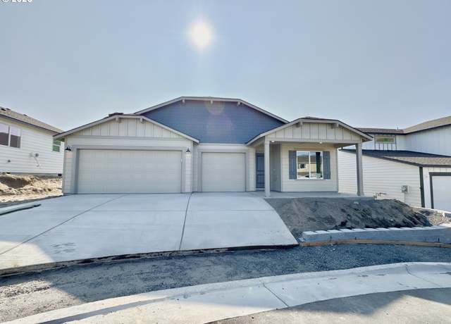 Property at 1744 NE 9th Ct, Hermiston, OR 97838, 4 beds, 2 baths