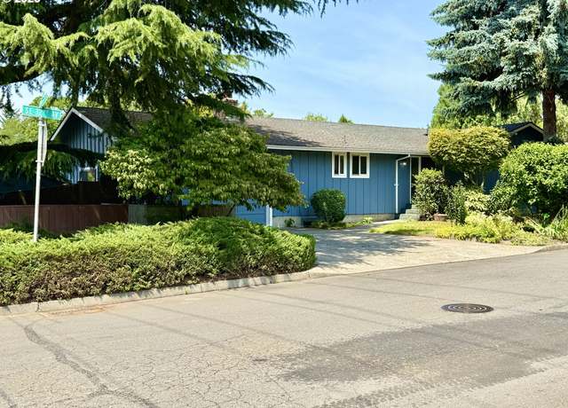 Property at 5235 SE 32nd Ave, Portland, OR 97202, 4 beds, 3.5 baths