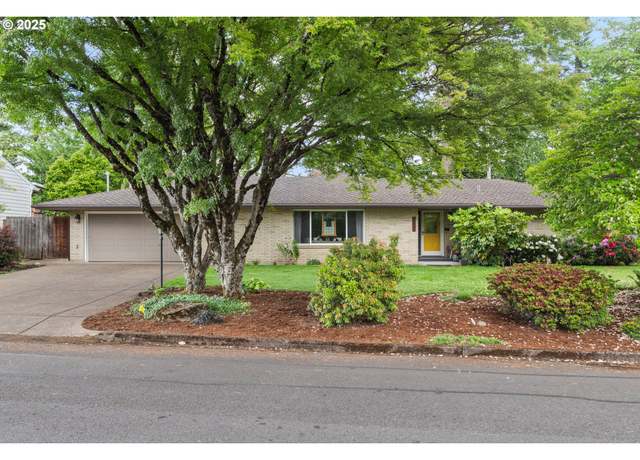Property at 620 NE 153rd Ave, Portland, OR 97230, 3 beds, 2.5 baths