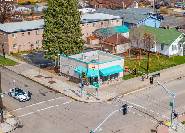 Property at 2001 2nd St, La Grande, OR 97850