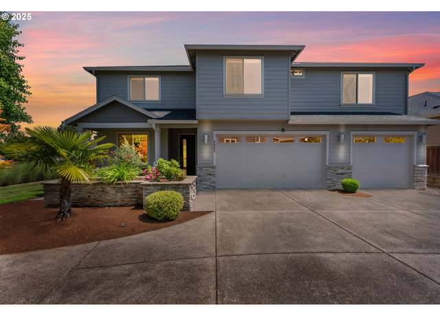 Property at 3602 NW 107th St, Vancouver, WA 98685, 4 beds, 2.5 baths