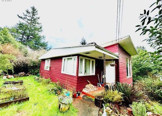 Property at 895 Ohio Ave, North Bend, OR 97459, 2 beds, 1 bath