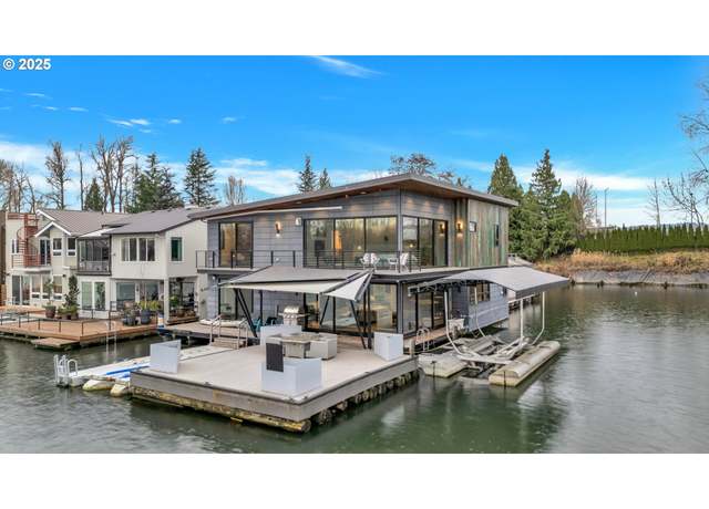 Property at 3939 N Marine Dr #12, Portland, OR 97217, 3 beds, 3.5 baths