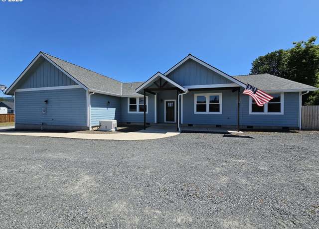 Property at 4581 Kalmia St, Sweet Home, OR 97386, 3 beds, 2.5 baths