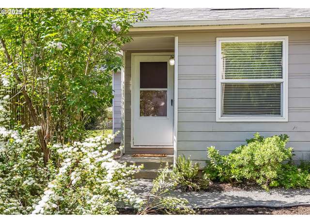 Property at 5319 SE Harney Dr, Portland, OR 97206, 2 beds, 1 bath