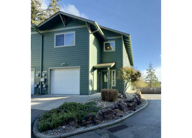 Property at 815 Old County Rd #10, Brookings, OR 97415, 3 beds, 2.5 baths