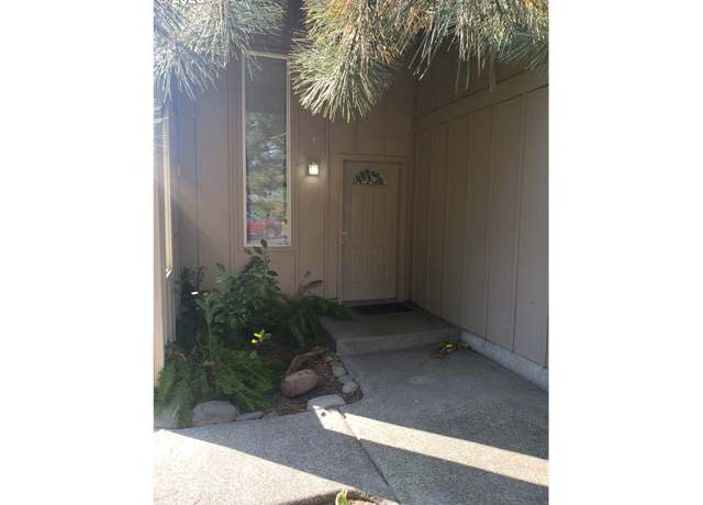 Property at 76348 Christel Ln, Oakridge, OR 97463, 2 beds, 1.5 baths