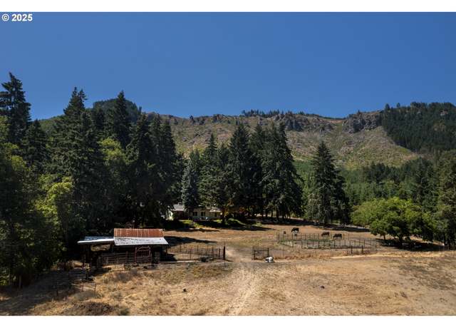 Property at 1620 Touchstone Ln, Roseburg, OR 97471, 3 beds, 2 baths
