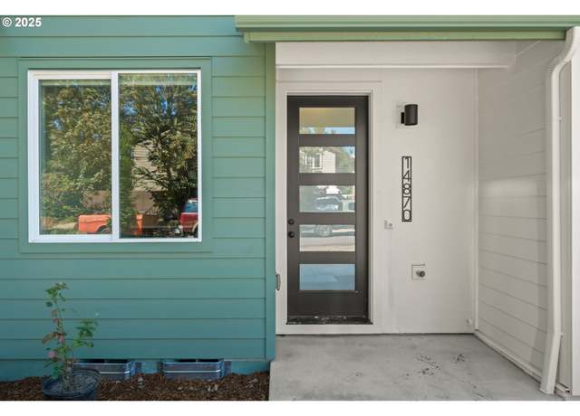 Property at 14870 NE Couch St #12, Portland, OR 97230, 3 beds, 1.5 baths