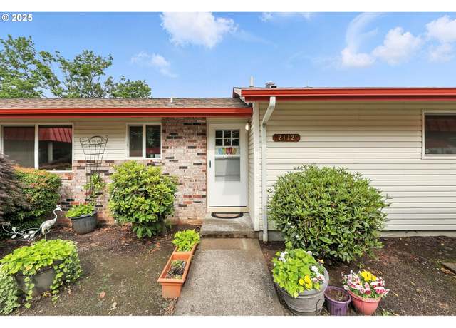Property at 2112 SE 148th Pl, Portland, OR 97233, 2 beds, 1 bath