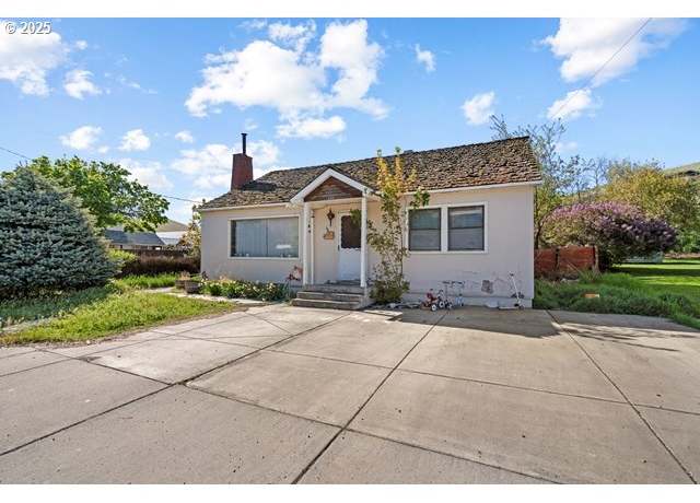 Property at 420 Water St, Heppner, OR 97836, 3 beds, 1 bath