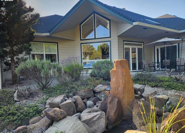 Property at 2148 Willow Loop, Florence, OR 97439, 3 beds, 2.5 baths