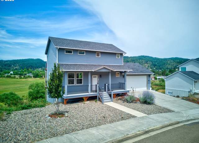 Property at 845 Forest Heights St, Sutherlin, OR 97479, 3 beds, 2.5 baths