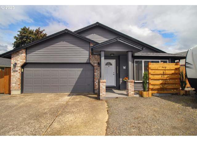 Property at 688 SE 69th Ct, Hillsboro, OR 97123, 3 beds, 2 baths
