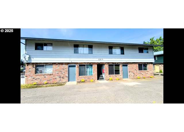 Property at 587 W Berdine St, Roseburg, OR 97471, 8 beds, 4 baths