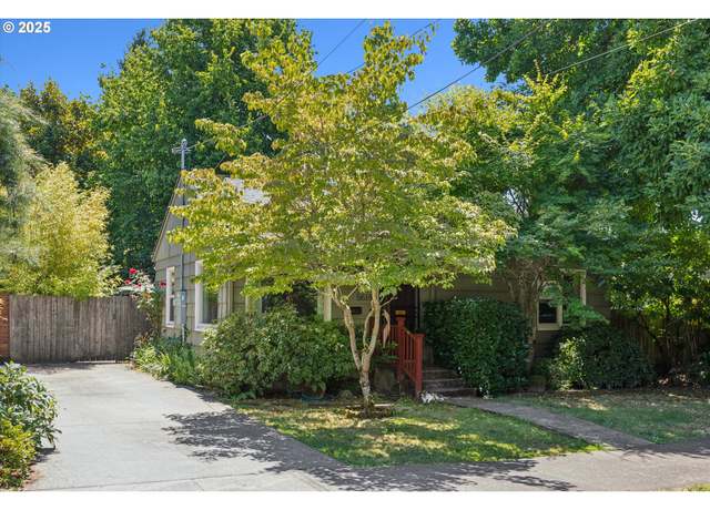 Property at 5618 SE Pine St, Portland, OR 97215, 2 beds, 1 bath
