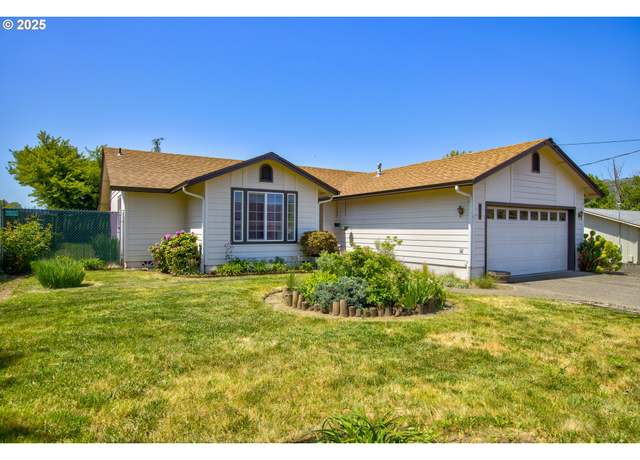 Property at 572 Little Valley Rd, Roseburg, OR 97471, 2 beds, 2 baths