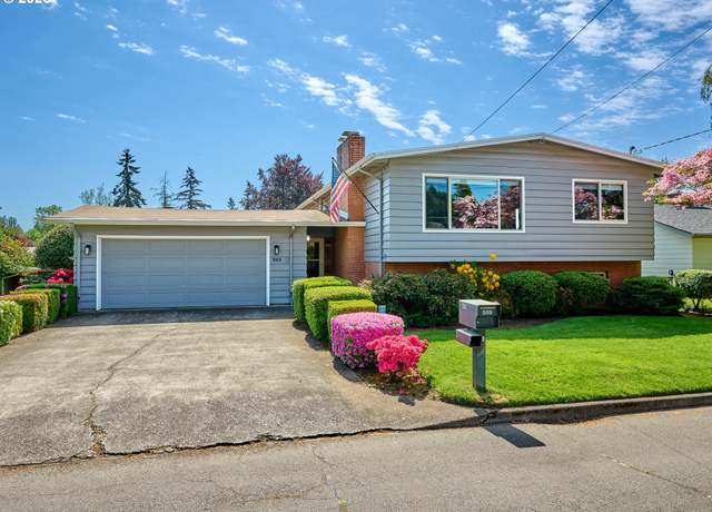 Property at 500 Marshall St, Woodburn, OR 97071, 5 beds, 2 baths