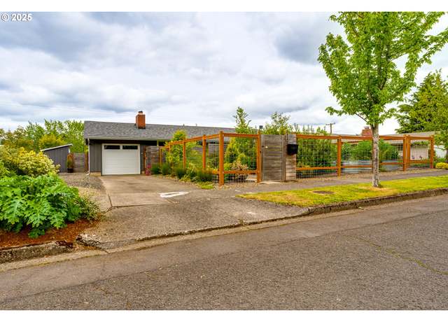 Property at 3140 Onyx St, Eugene, OR 97405, 3 beds, 1 bath