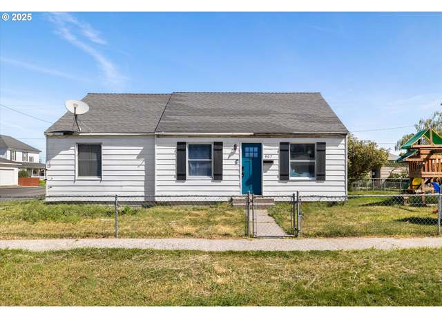 Property at 407 SE 2nd St, Prineville, OR 97754, 3 beds, 1 bath