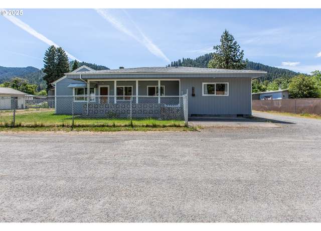 Property at 47508 Hansen St, Oakridge, OR 97463, 2 beds, 1 bath