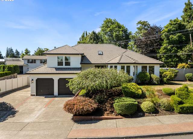 Property at 1011 NW 104th St, Vancouver, WA 98685, 5 beds, 3.5 baths