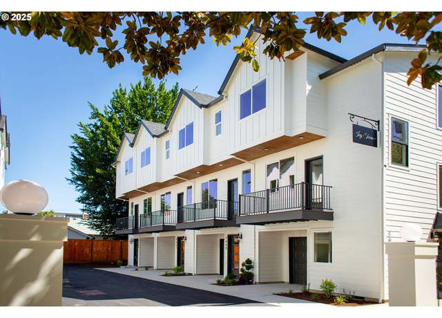 Property at 1669 SE Sherrett St, Portland, OR 97202, 2 beds, 2.5 baths