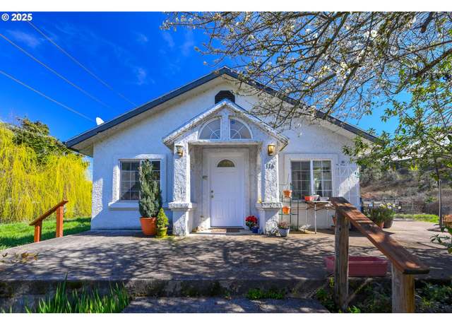 Property at 166 Whitson Ln, Myrtle Creek, OR 97457, 3 beds, 2 baths