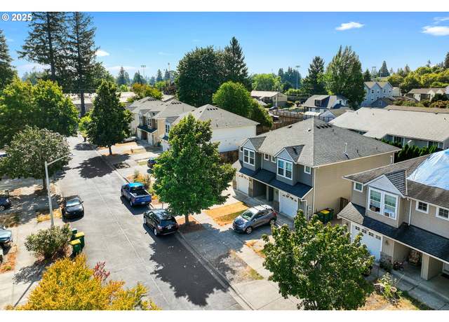 Property at 1938 27th Ave, Forest Grove, OR 97116, 3 beds, 2.5 baths