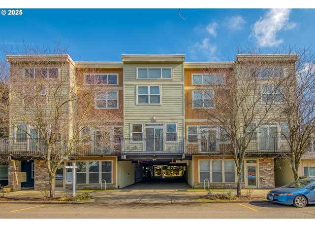 Property at 7520 SE Milwaukie Ave #204, Portland, OR 97202, 2 beds, 2.5 baths