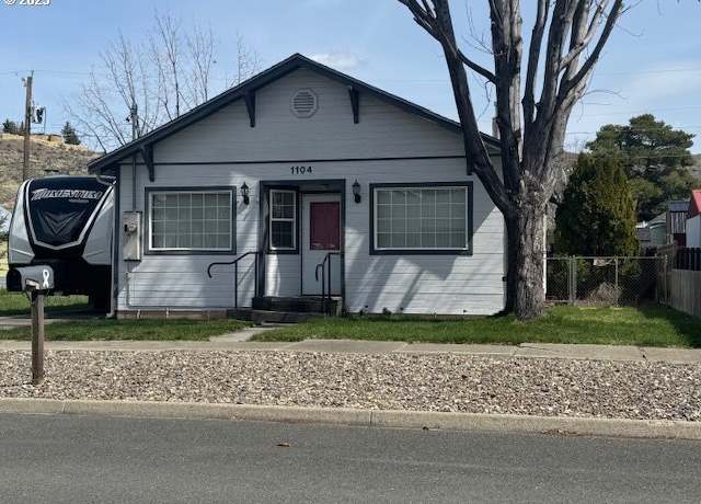 Property at 1104 Walnut St, Baker City, OR 97814, 3 beds, 2 baths